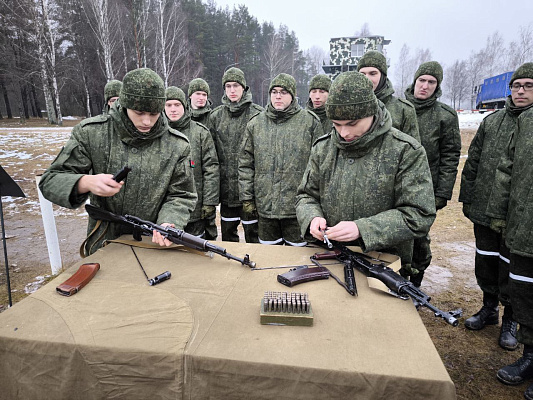 Продолжаются занятия с военнослужащими 65 автбр