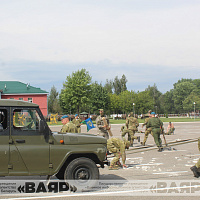 В Витебске в эти минуты широко празднуют День десантников и сил специальных операций