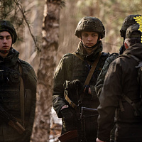 С курсантами Военной академии Беларуси проходят практические занятия по тактической подготовке на полигоне