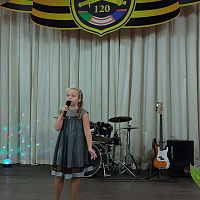 С песней и служить веселее