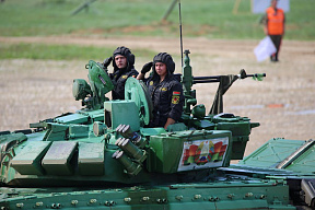 Наши танкисты – первые