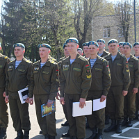В воинских частях и соединениях Вооружённых Сил чествуют военнослужащих, выслуживших установленные сроки службы
