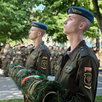 Военнослужащие 72 ОУЦ приняли участие в торжественном митинге