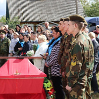 Торжественное перезахоронение останков воинов