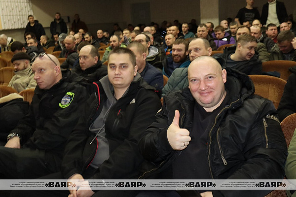 На одном из пунктов предварительного сбора военнообязанных прошёл концерт для запасников