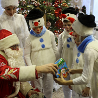 Дарите детям радость