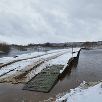 Тактико-специальные занятия по наведению мостовой переправы через реку