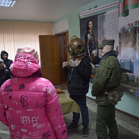 Школьники в гостях у военных инженеров