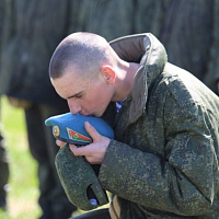 Военнослужащие войсковой части 89417 совершили десантирование