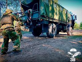 С военнослужащими 38 одшбр проведено комплексное тактическое занятие с боевой стрельбой