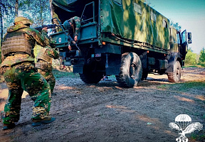 С военнослужащими 38 одшбр проведено комплексное тактическое занятие с боевой стрельбой
