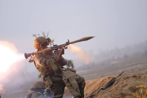 Ротное тактическое учение с гвардейцами