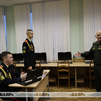 Генерал-майор Игорь Можиловский посетил военно-технический факультет в БНТУ