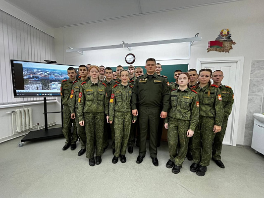 Представитель 377 зрп провел профориентационное занятие в Полоцком кадетском училище