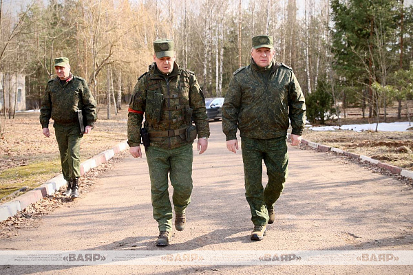 Министр обороны Беларуси посетил командный пункт Западного оперативного командования