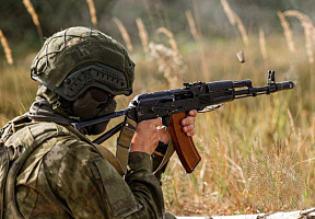 С курсантами Военной академии проходят занятия по огневой подготовке