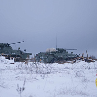Гвардейцы совершили марш