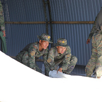 Занятия по воздушно-десантной подготовке с военнослужащими Народно-освободительной армии Китая