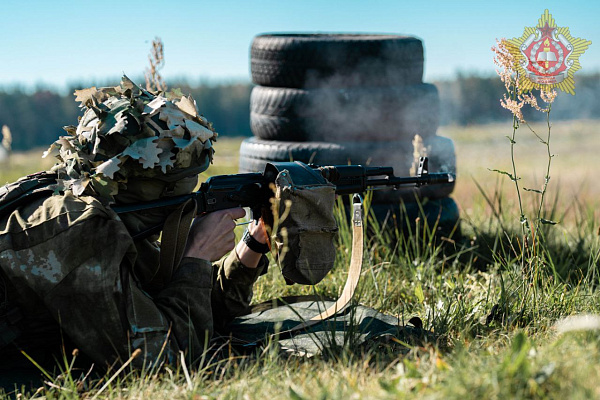 Занятия по огневой подготовке с курсантами Военной академии