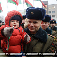 Военнослужащим Осиповичского гарнизона вручили ключи от арендных квартир