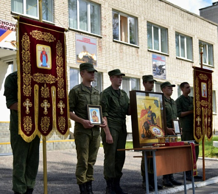 В военный городок «Красный Двор» г. Бреста доставлены мощи великомученика Георгия Победоносца