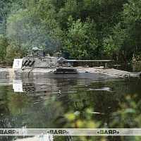  Занятие по преодолению водной преграды на боевых машинах пехоты с гвардейцами 120 омбр