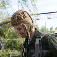 Новобранцы сил специальных операций готовятся к своему первому прыжку с парашютом