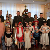 И сияли улыбки на лицах