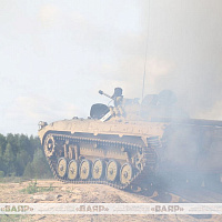 Занятия по вождению боевых машин с курсантами Военной академии