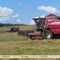 Военнослужащие присоединились к уборке урожая