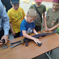 Военнослужащие 103 овдбр провели уроки мужества для школьников 