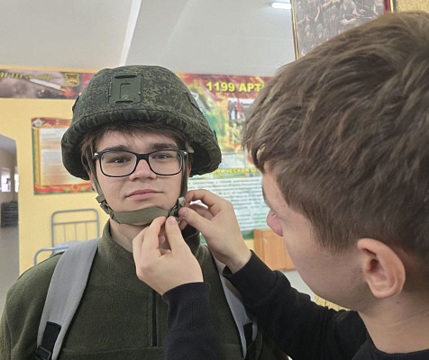 Военнослужащие продолжают участвовать в военно-патриотическом воспитании молодёжи 