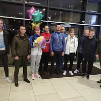 Встретили чемпионов