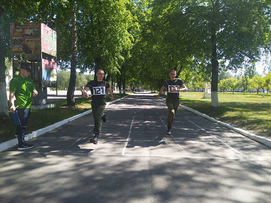 Контрольное занятие по физической подготовке с военнослужащими из числа нового пополнения