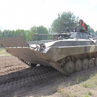 Занятия по вождению боевых машин