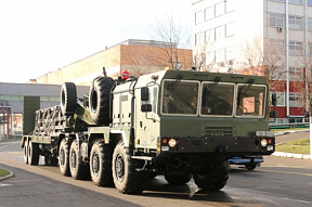 Госкомвоенпром представит на параде новый автопоезд-тяжеловоз МЗКТ 