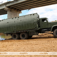 Военнослужащие 188 ибр навели понтонный мост через реку Днепр