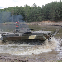 Занятия по вождению боевых машин