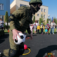 В гостях у детсадовцев — защитники Отечества