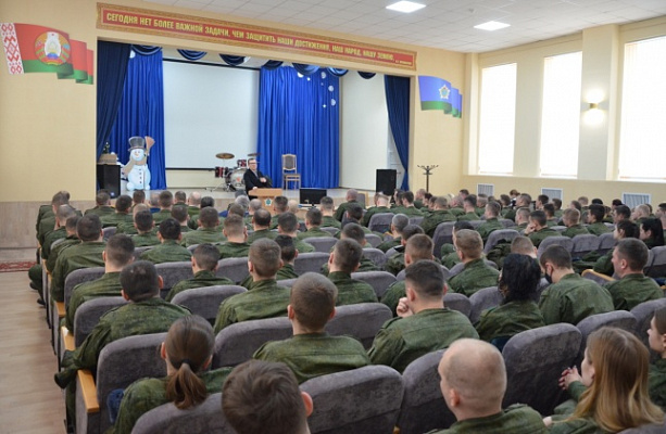 Проект изменений и дополнений Конституции обсудили в 38 одшбр