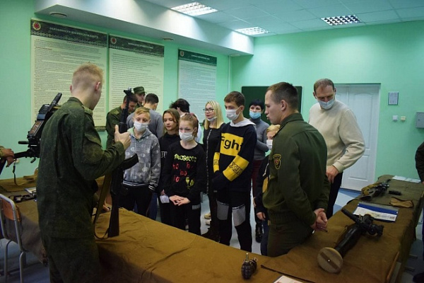 Воспитывая патриотов