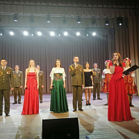 С песней служить веселее