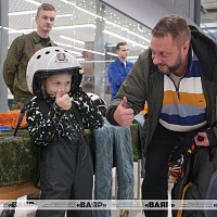 Белорусские военные принимают участие в празднике в столичном торговом центре «Першы нацыянальны гандлёвы дом»