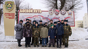 Занятия с воспитанниками военно-патриотического клуба «Гвардейцы 120-й»