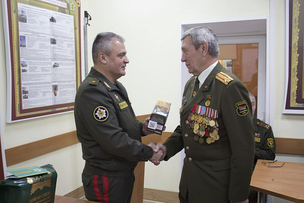 Спасибо за ваш труд, товарищи-ветераны! 