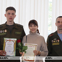 Чествование лучших военнослужащих соединений и воинских частей ЗОК, увольняемых в запас