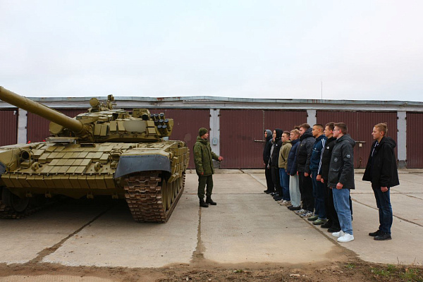 Учащиеся Жировичского аграрно-технического колледжа посетили 11 омбр