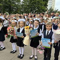 Военнослужащие поздравили школьников с Днём знаний