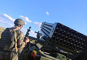 Занятия по боевой подготовке с военнослужащими 92-го реактивного артиллерийского полка