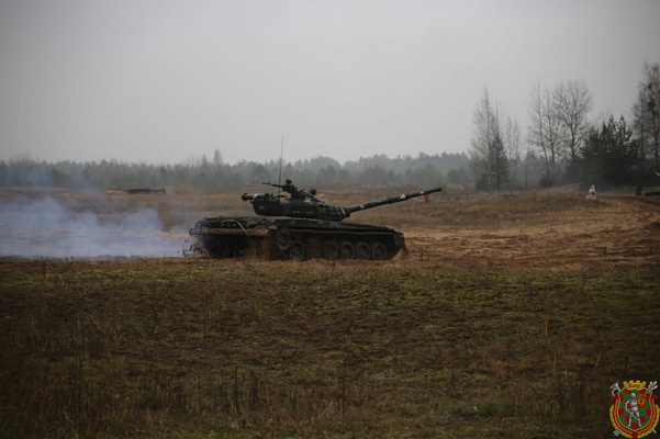 Девиз танкиста — каждый выстрел в цель!